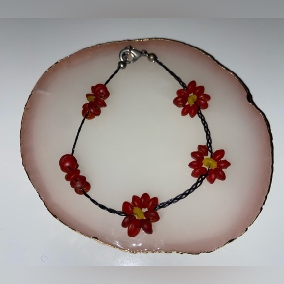 2 for 30$ women’s Bracelet chain with red‎ flowers and lobster clasps - Picture 2 of 2